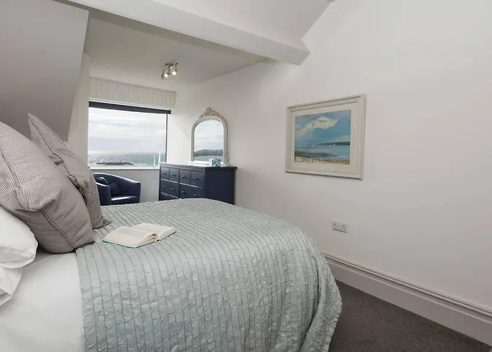 Headlands-2 Bed-Sea View Apartment-Trearddur Bay
