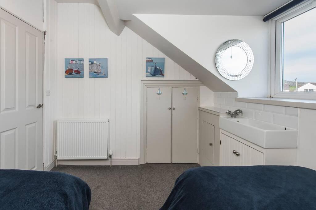 Headlands-2 Bed-sea View Apartment-trearddur Bay Trearddur