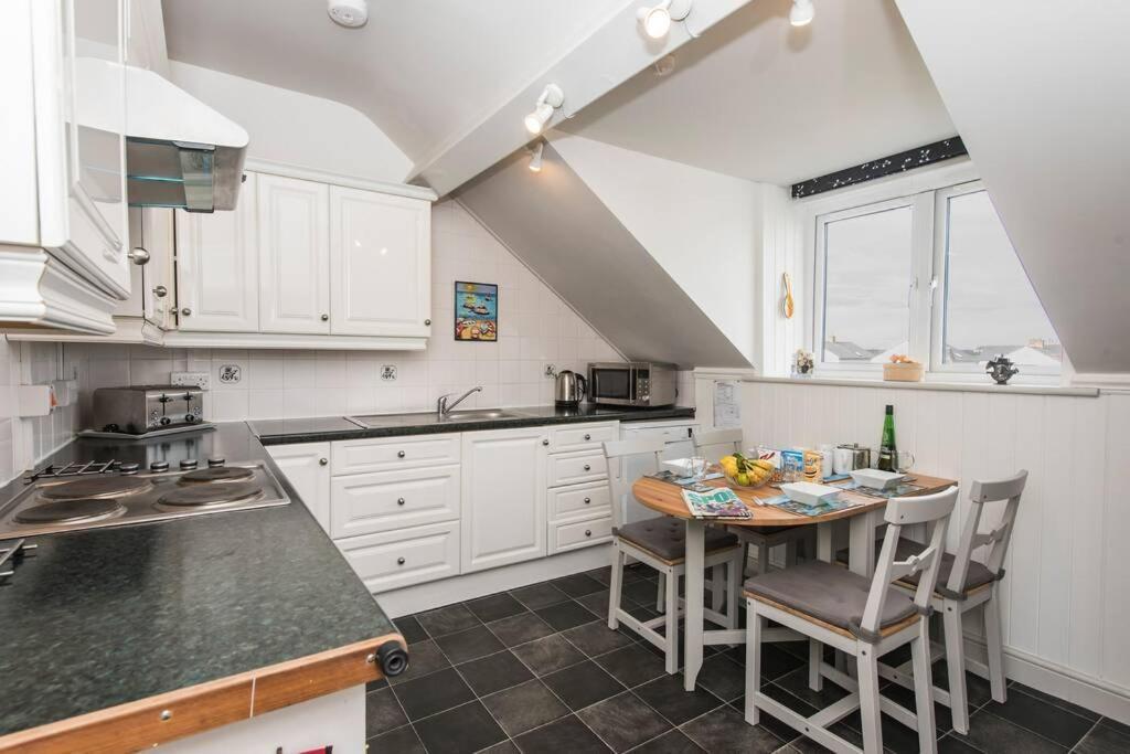 Holiday home Headlands-2 Bed-sea View Apartment-trearddur Bay