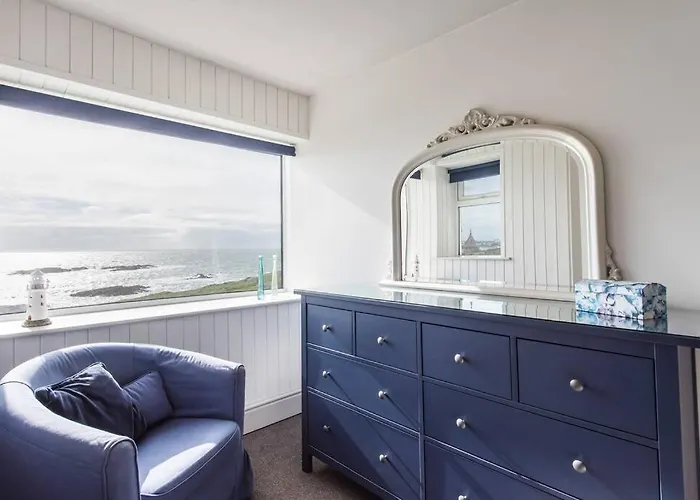 Headlands-2 Bed-Sea View Apartment-Trearddur Bay